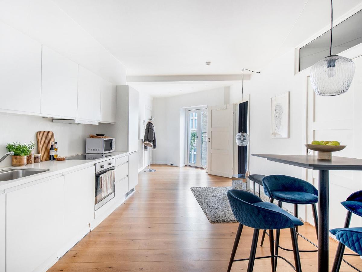 Sanders Leaves - Chic Three-bedroom In Downtown Kopenhagen