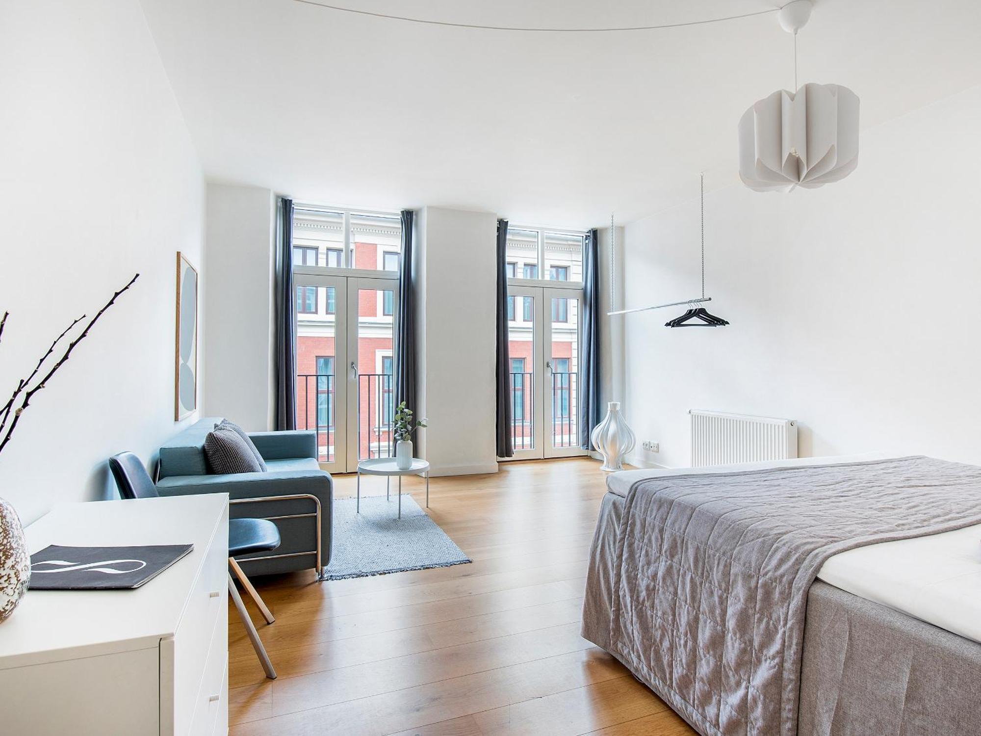 Sanders Leaves - Chic Three-bedroom In Downtown København